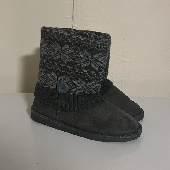 NWOT. sweater boots. - Picture 3 of 5